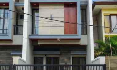 Rumah Manyar Jaya New, Minimalis Row Jalan 4 Mobil