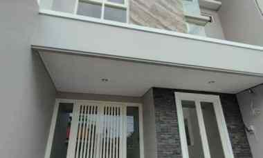 Rumah Manyar Tirtoyoso Selatan Row 3 Mobil