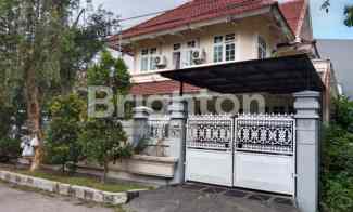 rumah margorejo row 2 5 mobil