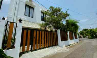 Rumah Mewah 2 Lantai di Baciro, Yogyakarta - Posisi Hook