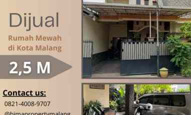 rumah mewah 2 lantai di kota malang