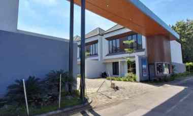 Rumah Mewah 2 Lantai Timur jl Kaliurang KM 7,5