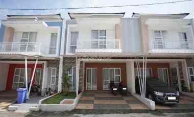 Rumah Mewah 2 Lt Full Furnished dalam Komplek