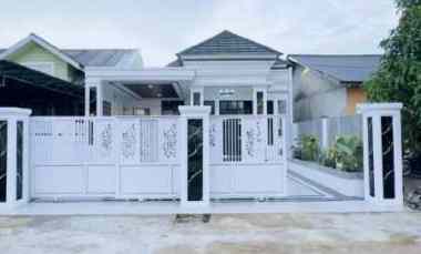 Rumah Mewah dekat Gerbang Toll