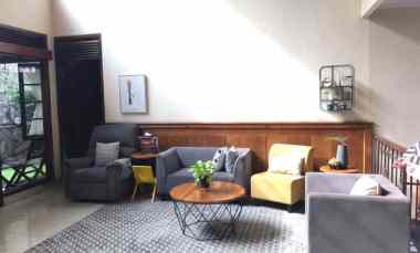 Rumah Mewah Luas di jl. Cigadung Raya