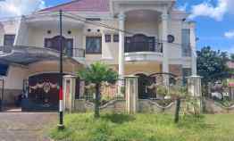 rumah mewah modern 2 lantai di araya malang