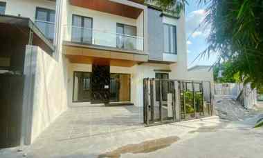 Rumah Mewah Posisi Hook di Godean dekat Kampus Umy