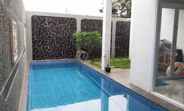 rumah mewah swimming pool bambu apus cipayung jaktim