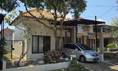 rumah minimalis modern teras bali mijen semarang