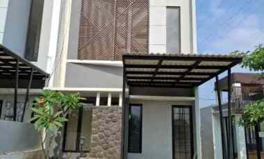 Rumah Modern 2 Lantai 799 juta an di Batu