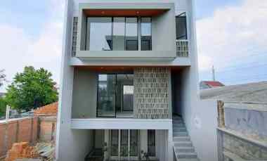 Rumah Dijual di 227500000