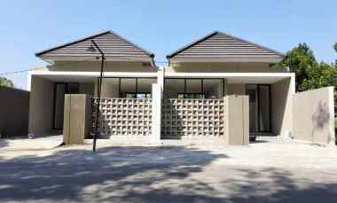 Rumah Modern Limasan dekat RSUD Prambanan Sleman