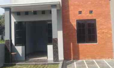 Rumah Modern Minimalis Lokasi Buring Kedungkandang