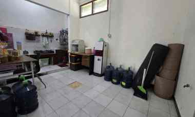 Rumah Mulyosari Tengah Strategis, Siap Huni Furnished