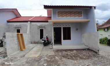 Rumah Murah Modern Minimalis dekat SPBU Selomartani