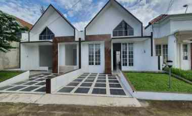 Rumah Dijual di Jl. Nurul Yaqin No. 99, RT. 2 RW. 2, Tengah, Kec. Cibinong, Kabupaten Bogor