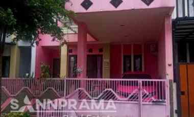 Rumah Pink 2 Lantai dalam Komplek Puri Depok Mas FSL