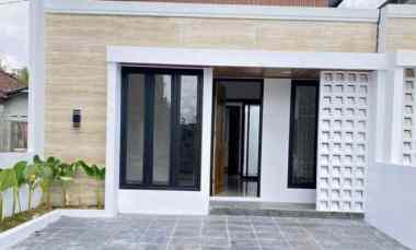 Rumah Progres Bangun dekat Resto Jejamuran