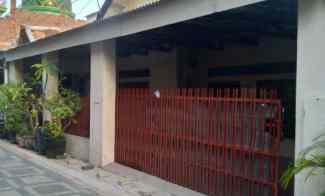 rumah pusat tengah kota surabaya