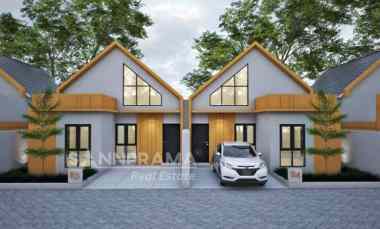 Rumah Rasa Villa dengan Tanah Luas di Serang -ash