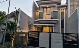 Dijual Rumah Cantik Rungkut Asri Minimalis Modern Row Jalan 4 Mobil