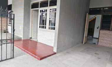 rumah rungkut mapan 1 5 lantai