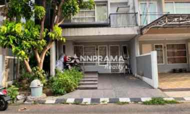rumah second 2 lantai strategis di mampang hills depok