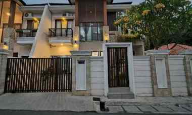 rumah second bergaya bali modern di cilangkap jaktim