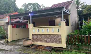 rumah second cantik kecil tapi terawat