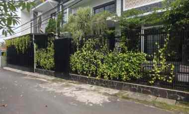 Rumah Second Design Modern di Bambu Apus Jaktim