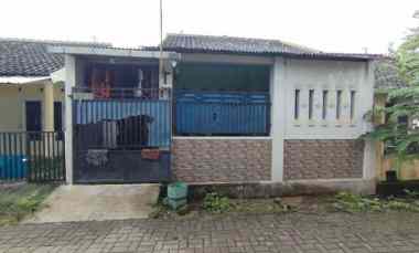 Rumah Second FUll Bangunan Siap Huni di Solo Utara