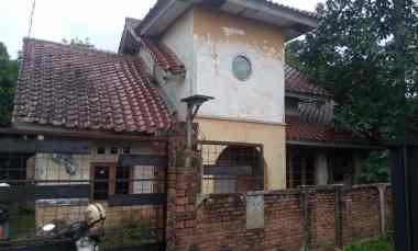Rumah Second Hitung Tanah Luas di Bedahan Depok