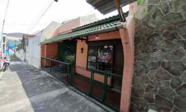 Rumah Second Lokasi Strategis dekat Pasar Gede Solo