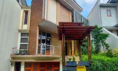 Rumah Second Plus Private Pool di Lebak Bulus Jaksel