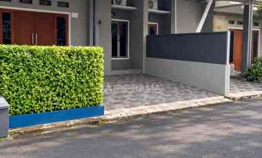 rumah second siap huni di mampang depok