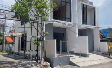 Rumah Semampir Surabaya Jalan Lebar Bebas Banjir