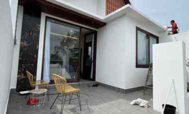 Rumah Semi Villa di Bali