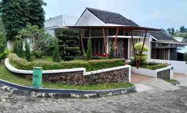 rumah serra valley ciwaruga hook pohon pinus view