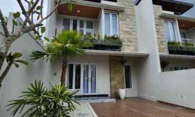 Rumah Siap Huni 2 Lantai dekat Pasar Rejodani Sleman