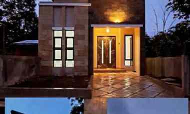 Rumah Desain Modern, 8 menit ke Kampus Uii di Ngaglik