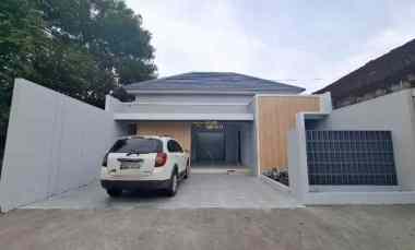 Rumah Siap Huni, Desain Modern, 10 menit ke Kampus Upn