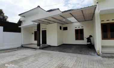 Rumah Siap Huni di jl Kaliurang KM 9
