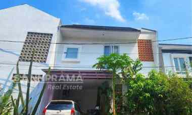 rumah strategis full furnished beji depok