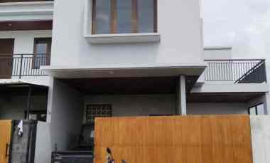 Rumah Style Villa Lokasi Strategis di Area Badung Bali