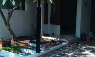 Rumah Tenggilis, Carport 1 Mobil