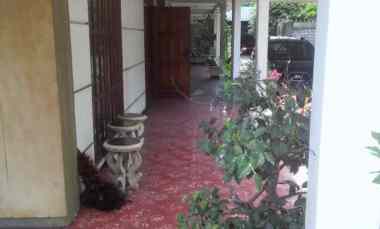 Rumah Tepi Jalan dekat Rumah Sakit Lavalet Malang Kota