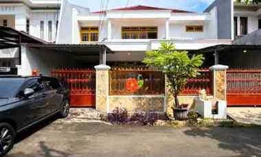 Rumah Mewah Terawat Tapi Murah di Pondok Bambu, Duren Sawit