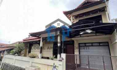 rumah terawat cihanjuang cibabat lt luas jarang ada