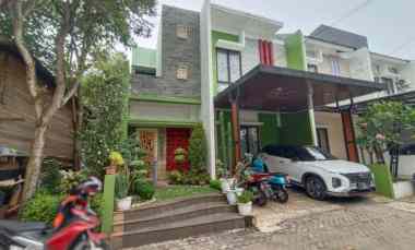 rumah terawat dan nyaman di karawaci