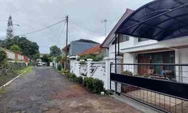 rumah terawat di sarijadi bandung